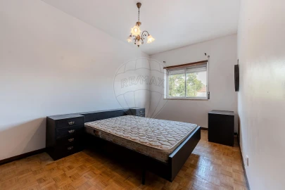 Apartamento T2 para Venda em Carregado e Cadafais
