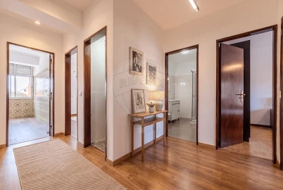 Apartamento T2 para Venda em Carregado e Cadafais