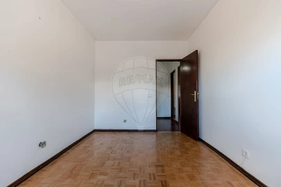 Apartamento T2 para Venda em Carregado e Cadafais
