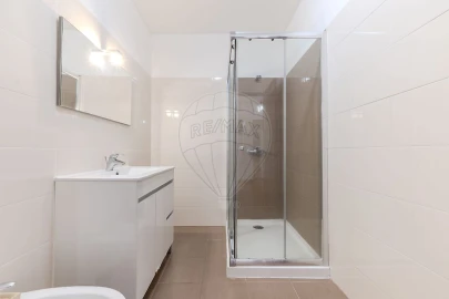 Apartamento T2 para Venda em Carregado e Cadafais