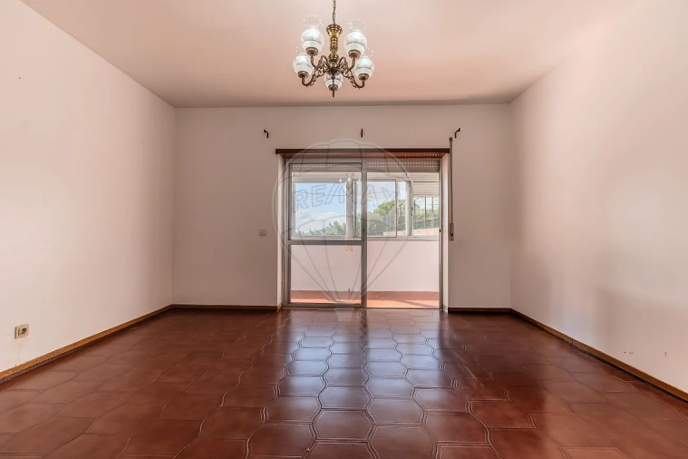 Apartamento T2 para Venda em Carregado e Cadafais Foto 10