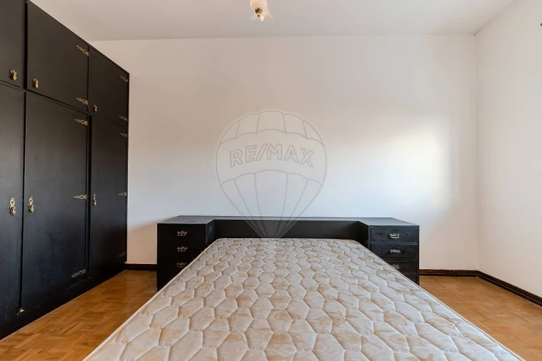 Apartamento T2 para Venda em Carregado e Cadafais Foto 20