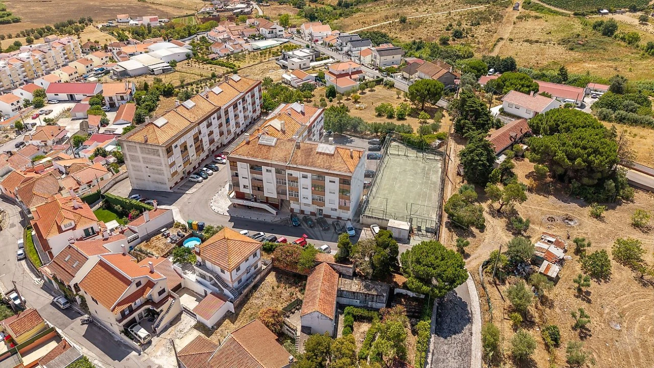 Apartamento T2 para Venda em Carregado e Cadafais Foto 2