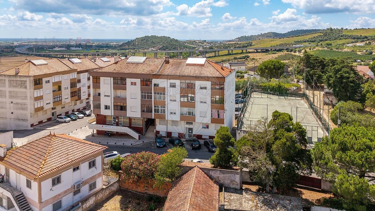Apartamento T2 para Venda em Carregado e Cadafais Foto 1