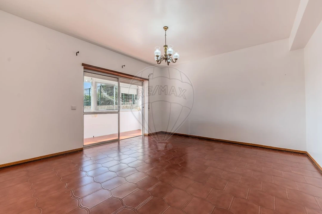 Apartamento T2 para Venda em Carregado e Cadafais Foto 9