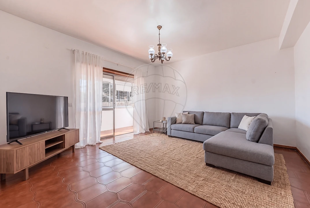 Apartamento T2 para Venda em Carregado e Cadafais Foto 11