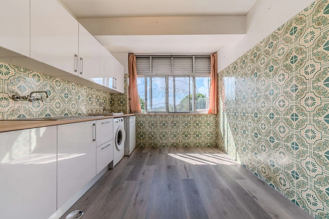 Apartamento T2 para Venda em Carregado e Cadafais Foto 14