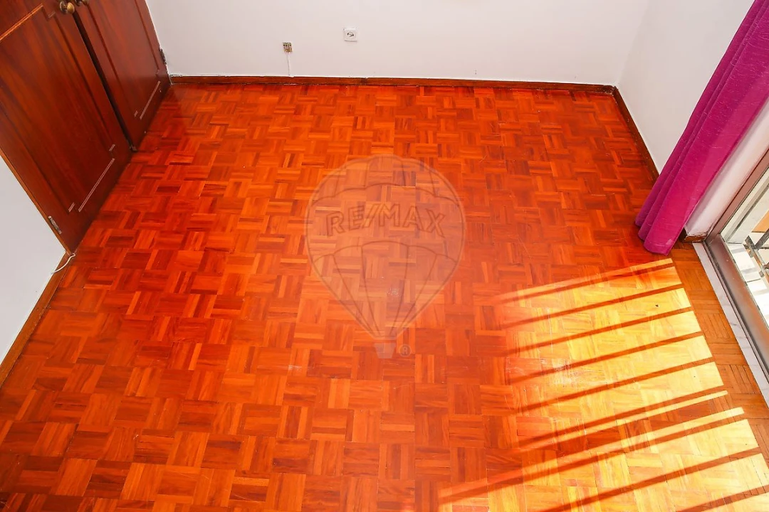 Apartamento T2 para Venda em Arruda dos Vinhos Foto 4