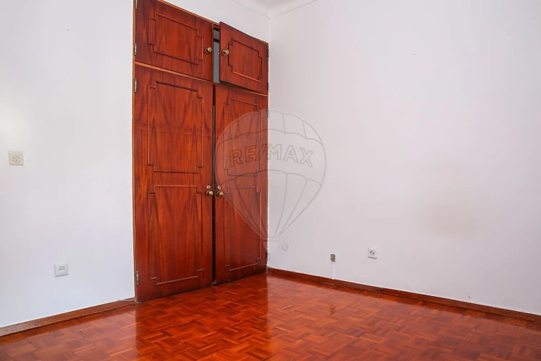Apartamento T2 para Venda em Arruda dos Vinhos Foto 3