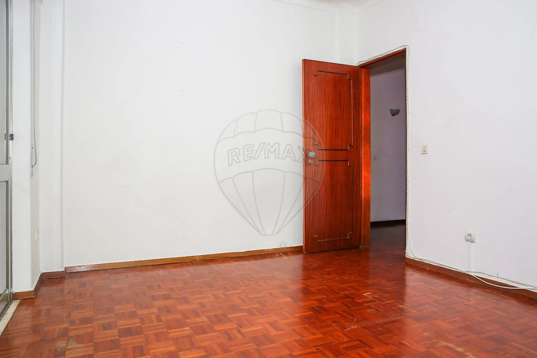 Apartamento T2 para Venda em Arruda dos Vinhos Foto 7