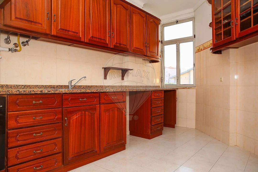 Apartamento T2 para Venda em Arruda dos Vinhos Foto 14