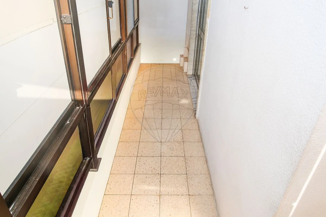 Apartamento T2 para Venda em Arruda dos Vinhos Foto 9