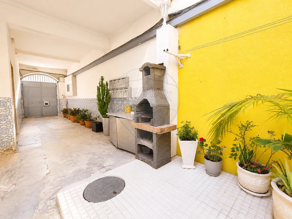 Apartamento T1 para Venda em Marvila Foto 1