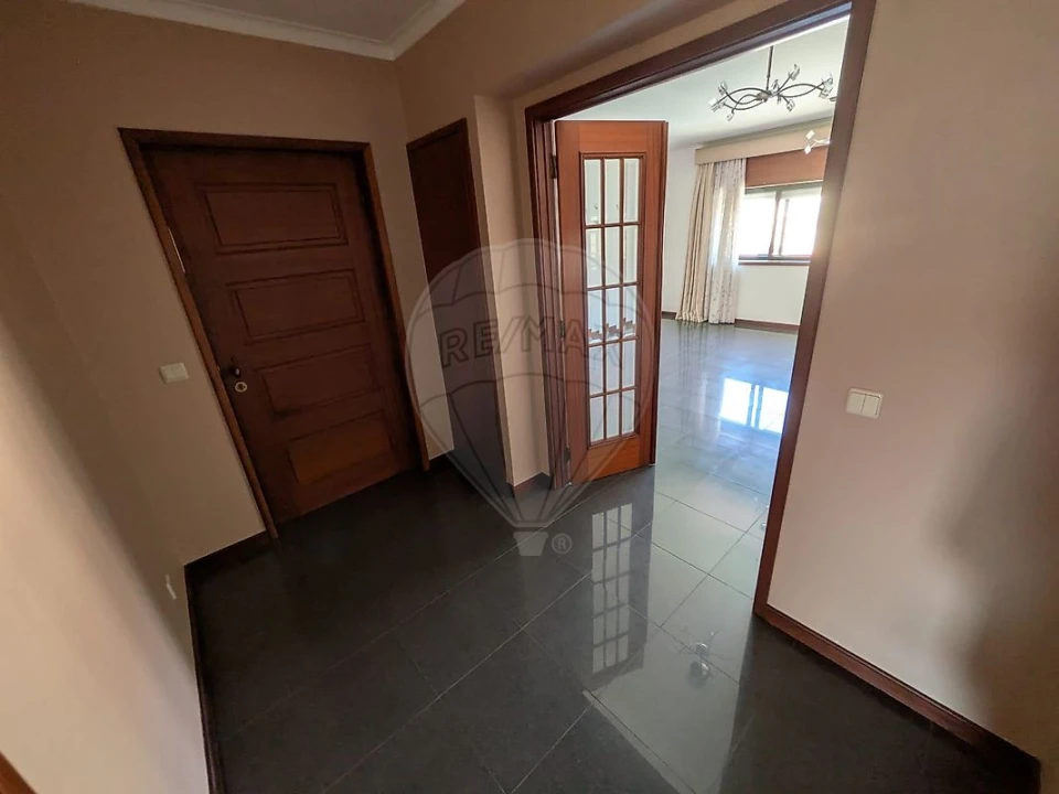 Apartamento T3 para Arrendamento em Espinho Foto 4