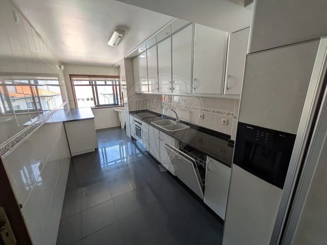 Apartamento T3 para Arrendamento em Espinho Foto 8
