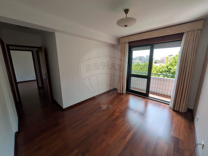 Apartamento T3 para Arrendamento em Espinho Foto 7