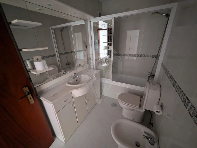 Apartamento T3 para Arrendamento em Espinho Foto 14