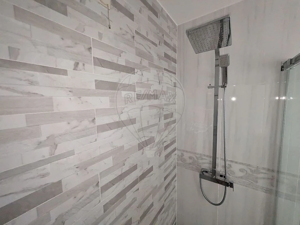 Apartamento T3 para Arrendamento em Espinho Foto 16