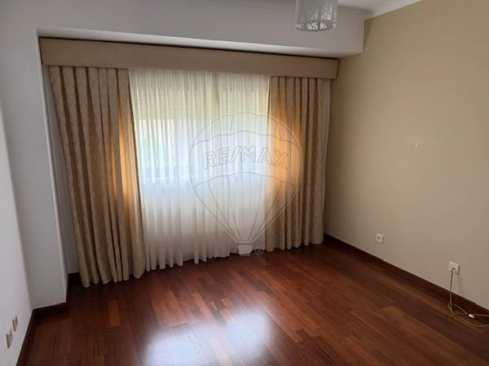 Apartamento T3 para Arrendamento em Espinho Foto 14