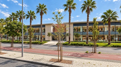 Armazém para Venda em Póvoa de Santa Iria e Forte da Casa