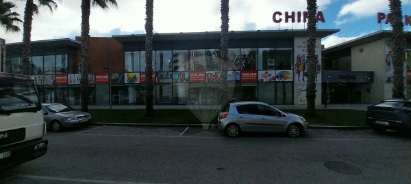 Armazém para Venda em Vialonga