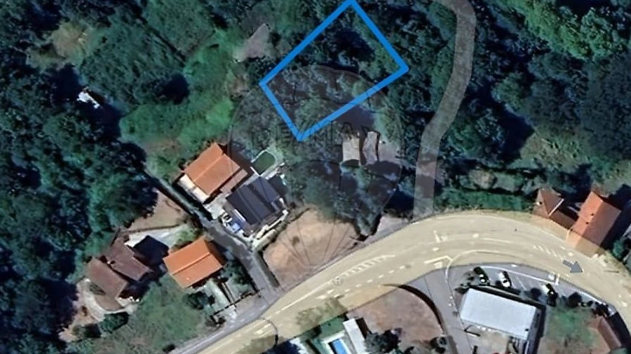 Terreno para Venda em Ruivães e Campos