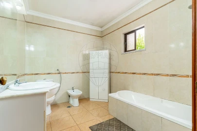 Moradia T5 para Venda em Quinta do Anjo