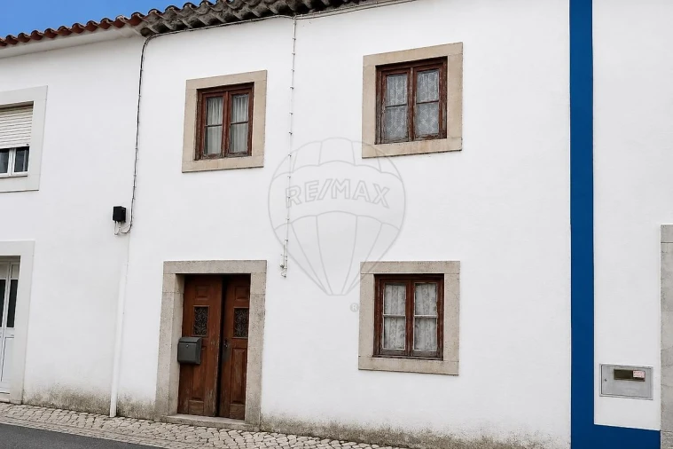 Moradia T3 para Venda em Olho Marinho Foto 2