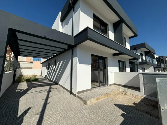Moradia T3 para Venda em Fernao Ferro Foto 3