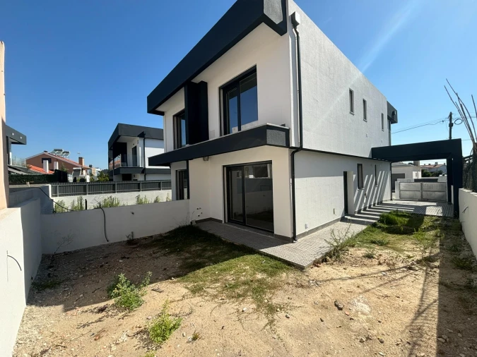 Moradia T3 para Venda em Fernao Ferro Foto 4