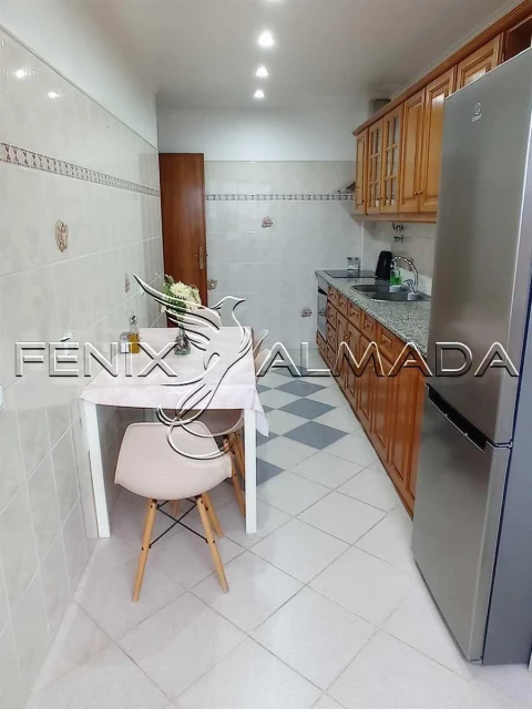 Apartamento T3 para Venda em Corroios