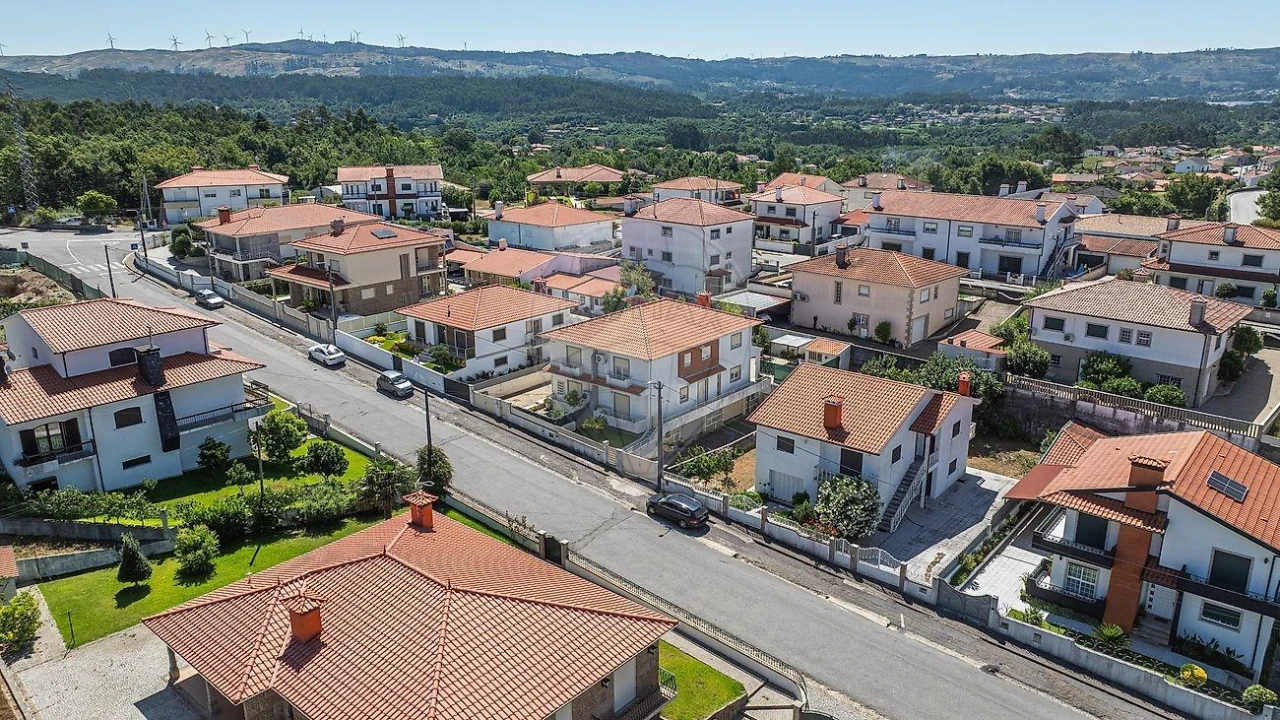 Moradia T4 para Venda em Revelhe Foto 9