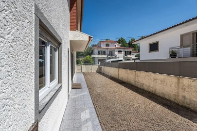 Moradia T4 para Venda em Revelhe