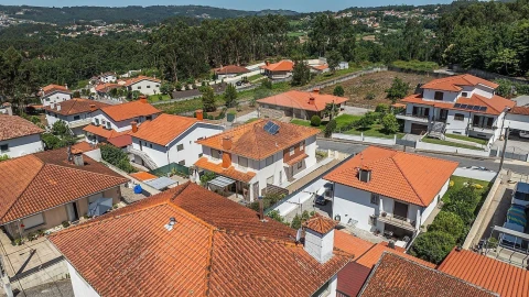 Moradia T4 para Venda em Revelhe