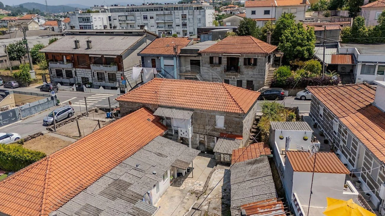 Moradia T2 para Venda em Selho (São Jorge) Foto 14