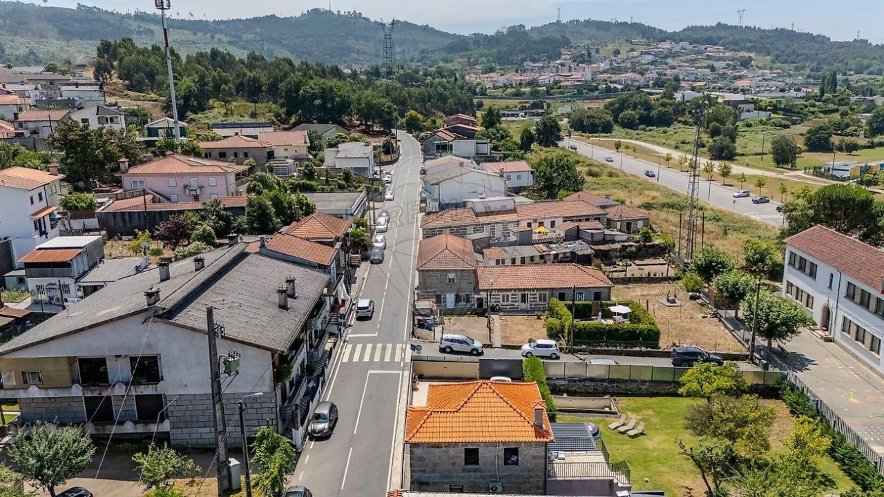 Moradia T2 para Venda em Selho (São Jorge) Foto 9