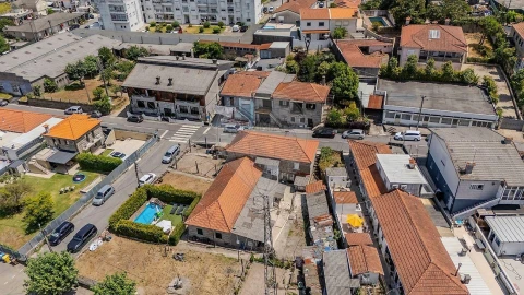 Moradia T2 para Venda em Selho (São Jorge)