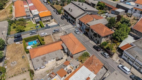Moradia T2 para Venda em Selho (São Jorge)