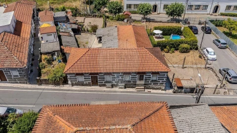 Moradia T2 para Venda em Selho (São Jorge)