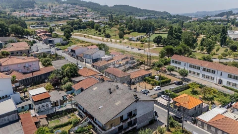 Moradia T2 para Venda em Selho (São Jorge)