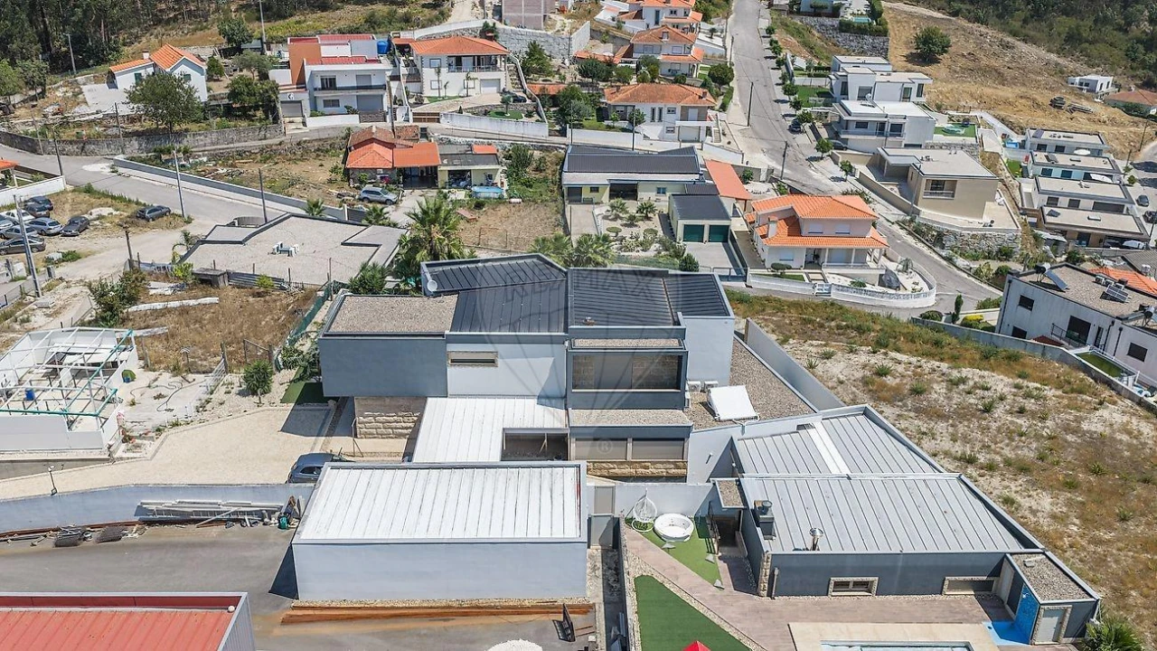 Moradia T3 para Venda em Louredo Foto 10