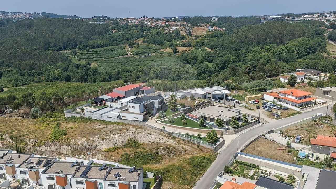 Moradia T3 para Venda em Louredo Foto 11