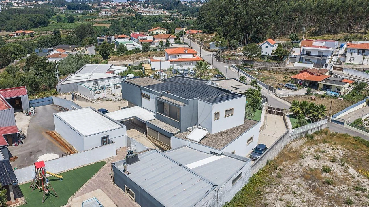 Moradia T3 para Venda em Louredo Foto 12