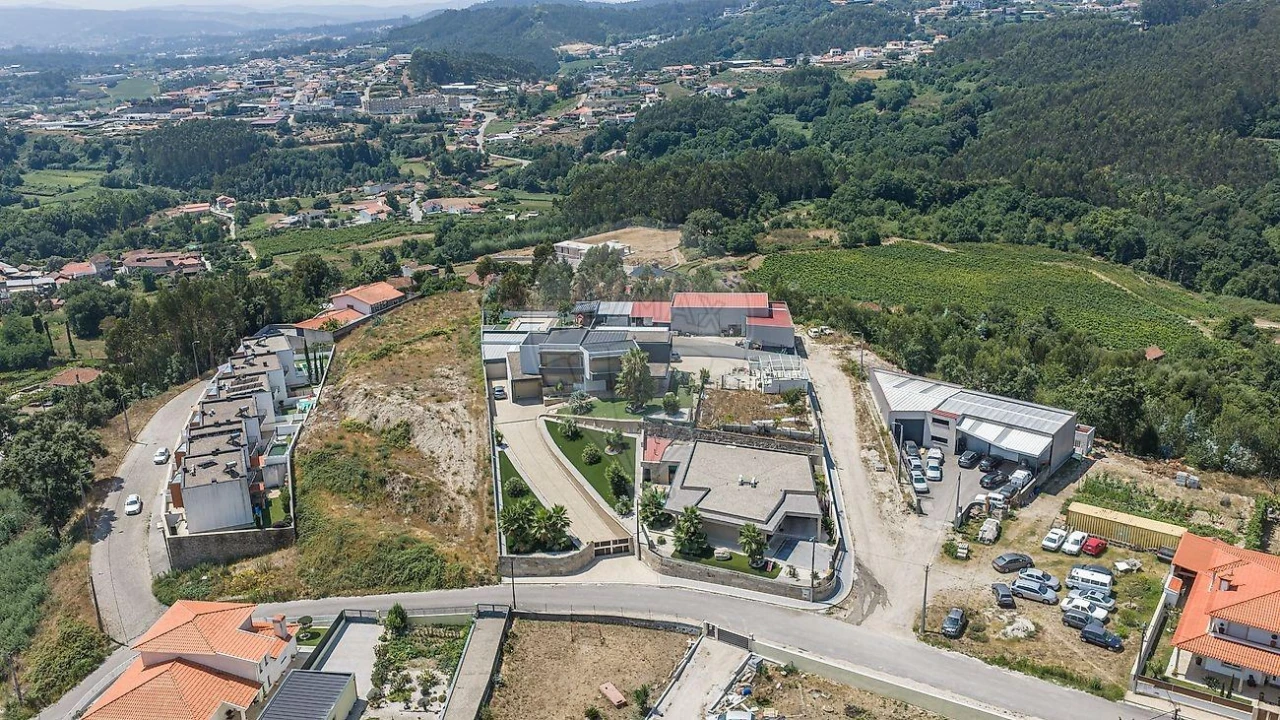 Moradia T3 para Venda em Louredo Foto 13