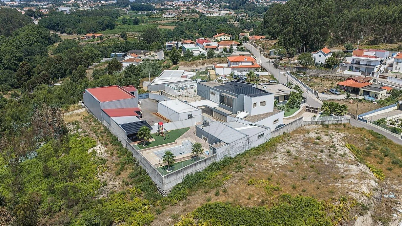 Moradia T3 para Venda em Louredo Foto 6