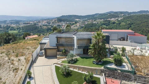 Moradia T3 para Venda em Louredo