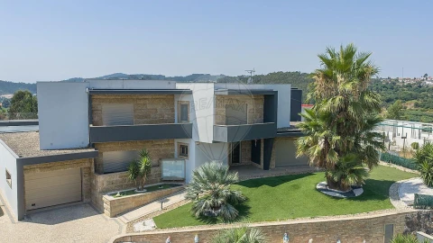 Moradia T3 para Venda em Louredo