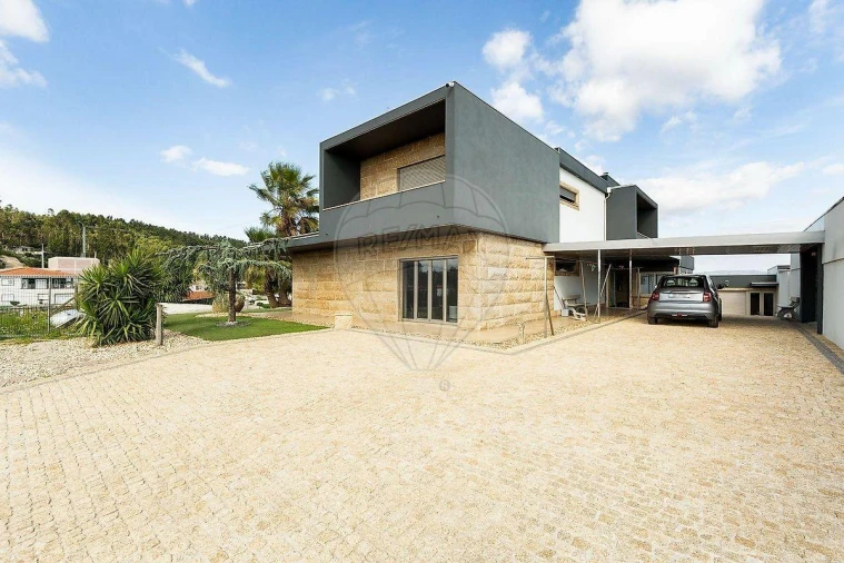 Moradia T3 para Venda em Louredo Foto 23