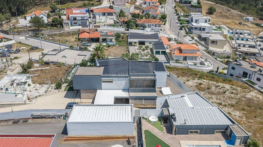 Moradia T3 para Venda em Louredo Foto 10