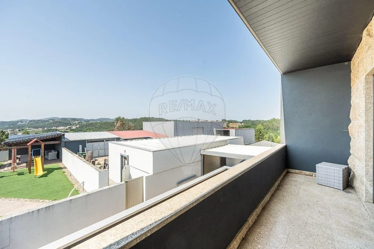 Moradia T3 para Venda em Louredo Foto 35